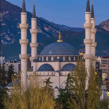 Skanderbeg Oasis-tirana